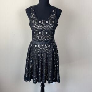 $10 sale! Tinley Road juniors M fully lined lace midi dress